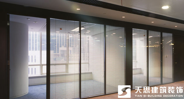 <a href=http://m.xbptm.cn/ target=_blank class=infotextkey>合肥辦公室裝修</a>玻璃